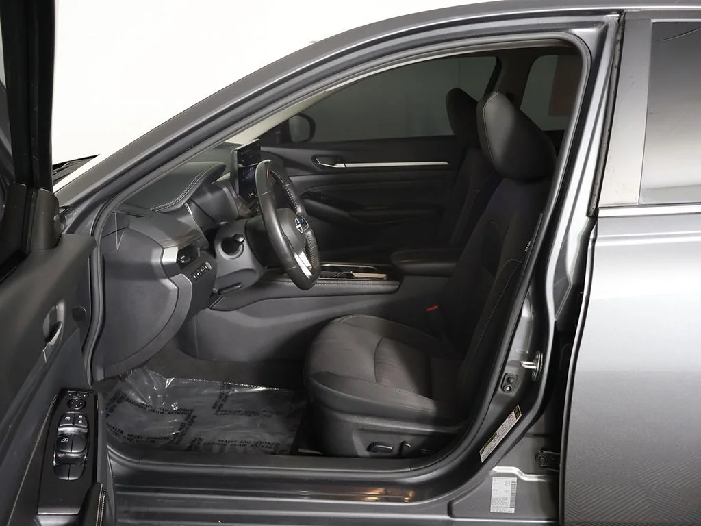 Used 2023 Gray Nissan 2.5 SV image 30