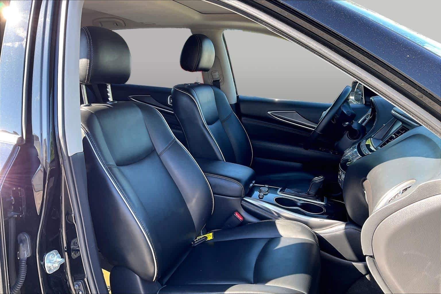 Used 2020 Black Obsidian INFINITI LUXE image 8