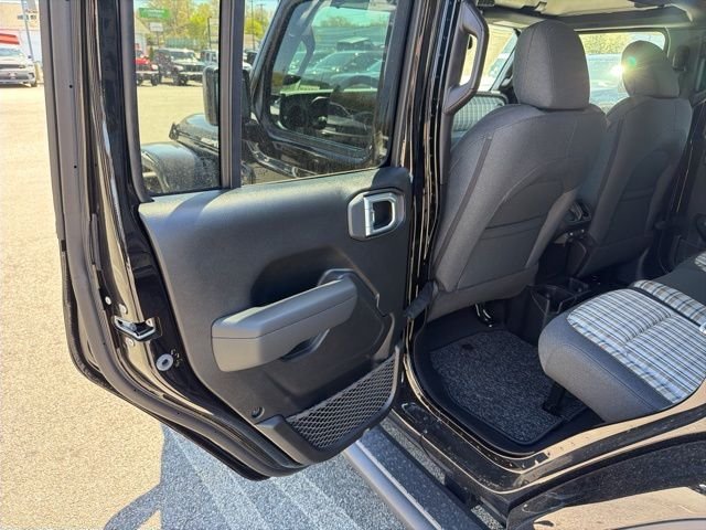 New 2026 Black Clear-Coat Exterior Paint Jeep 85th Anniversary Edition image 11
