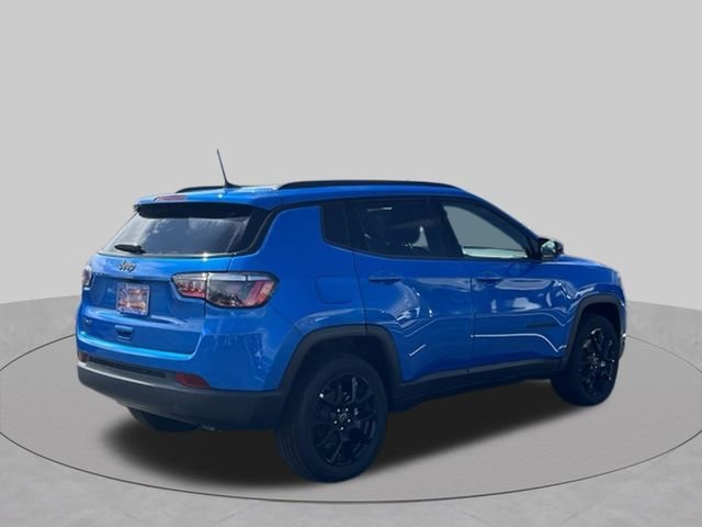 New 2026 Hydro Blue Pearlcoat Jeep Latitude image 5