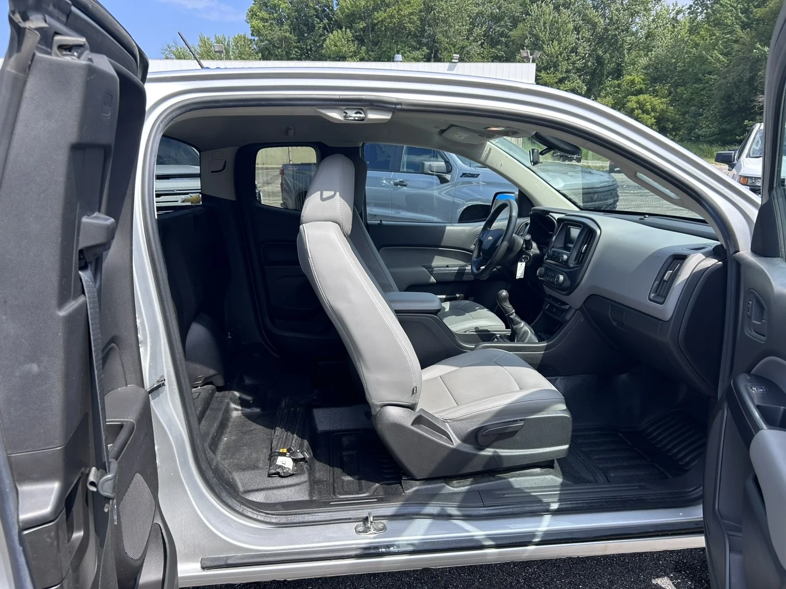 Used 2016 GRAY Chevrolet 2WD Base image 8