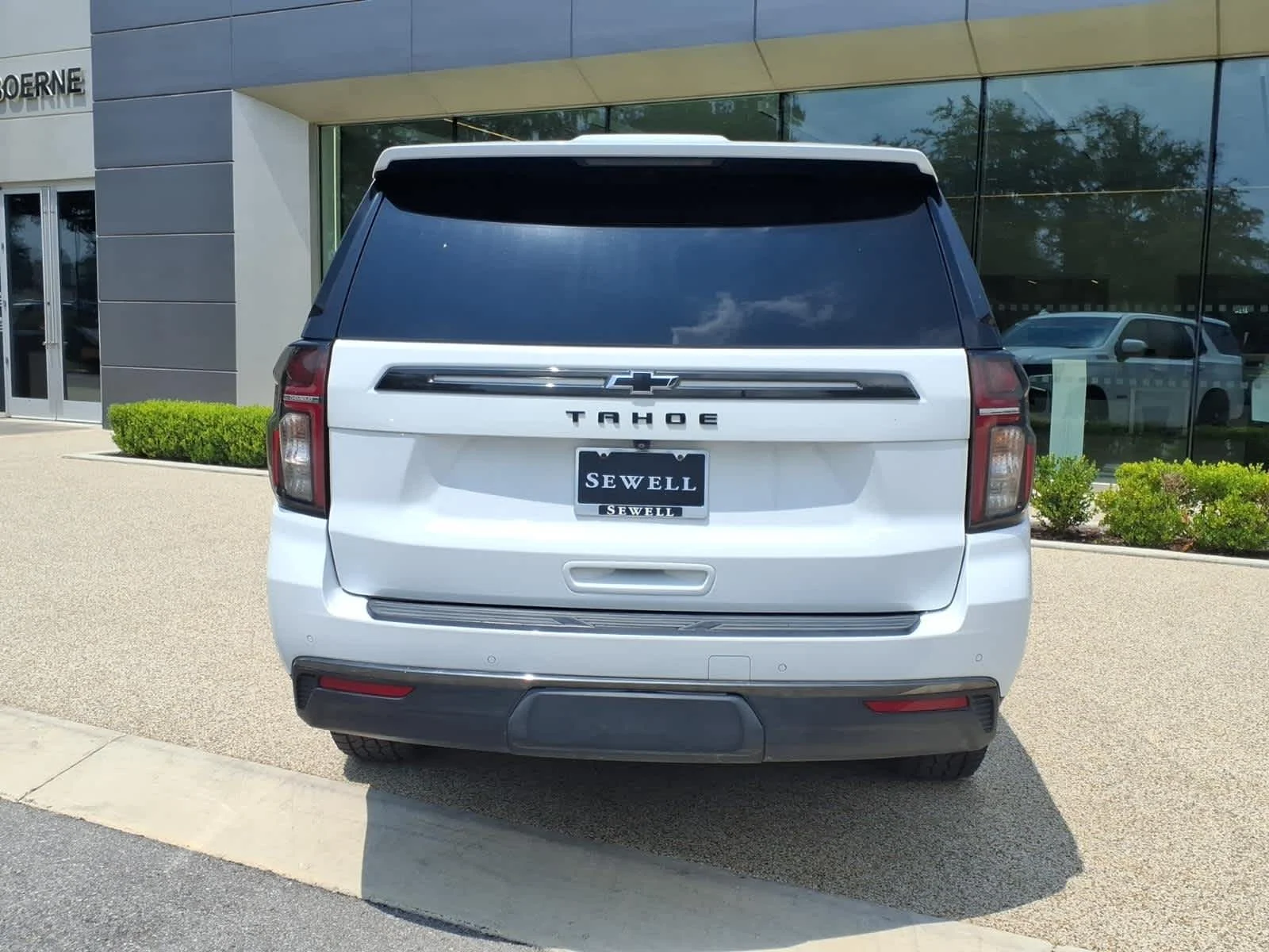 Used 2022 Summit White Chevrolet Z71 image 7