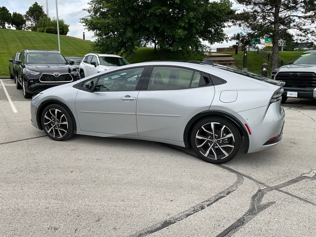 Certified Used 2025  Toyota XSE Premium image 4