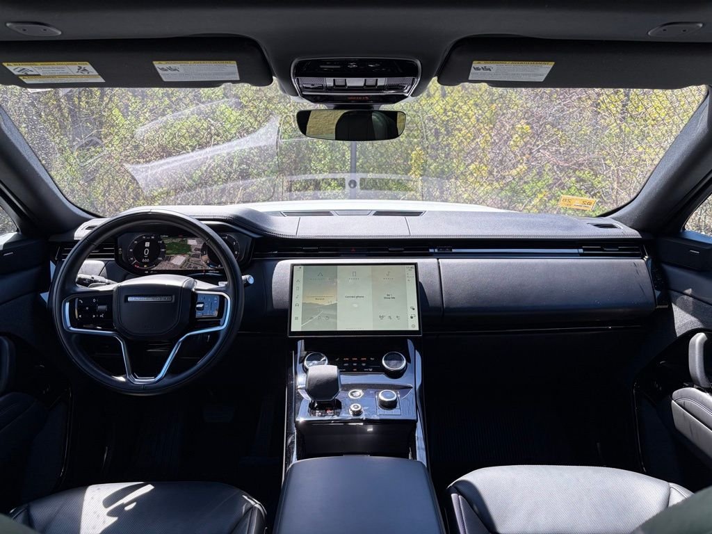 Used 2023 White Land Rover SE image 18