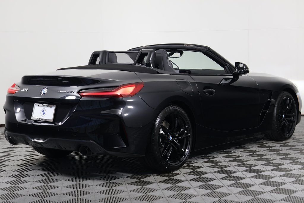 New 2026 Black Sapphire Metallic BMW sDrive30i image 3