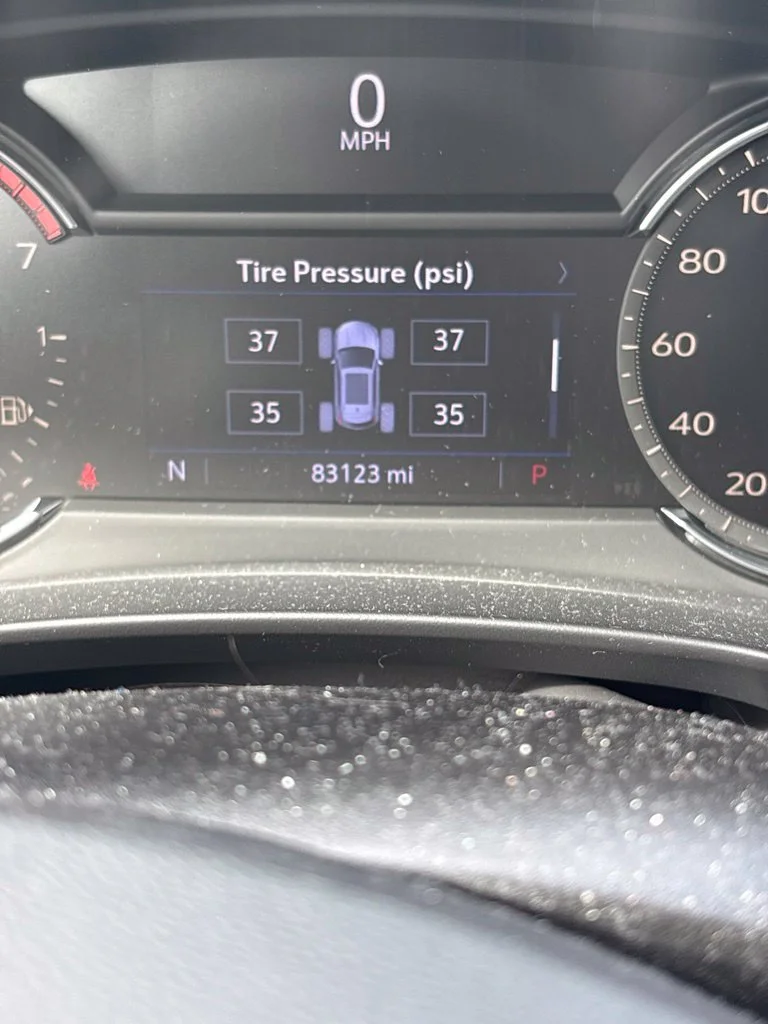 Used 2019 Crystal White Tricoat Cadillac Sport image 2