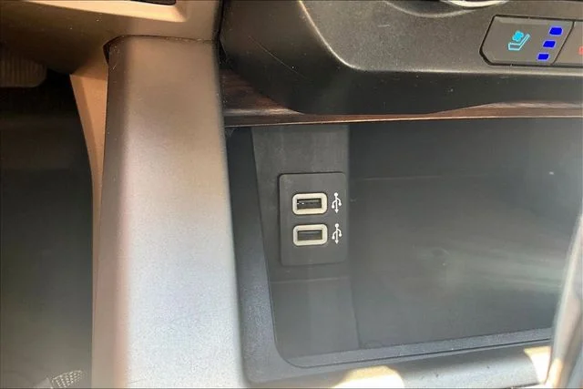 Used 2018 White Gold Ford Lariat image 16