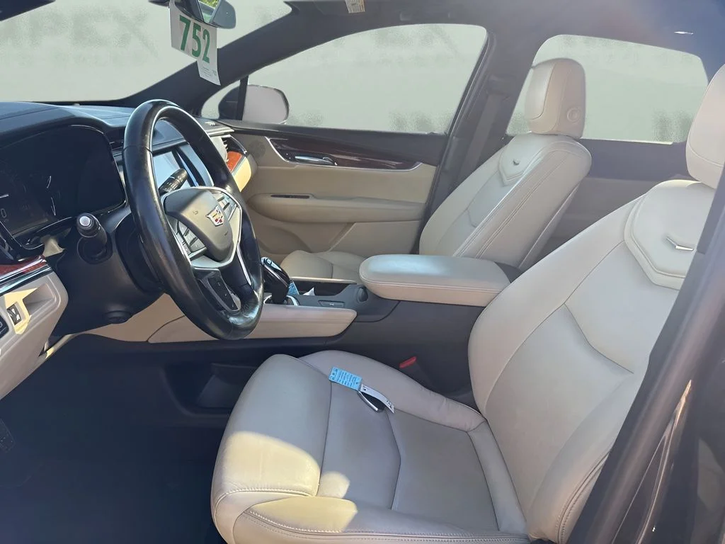 Used 2018 Gray Cadillac Luxury image 7