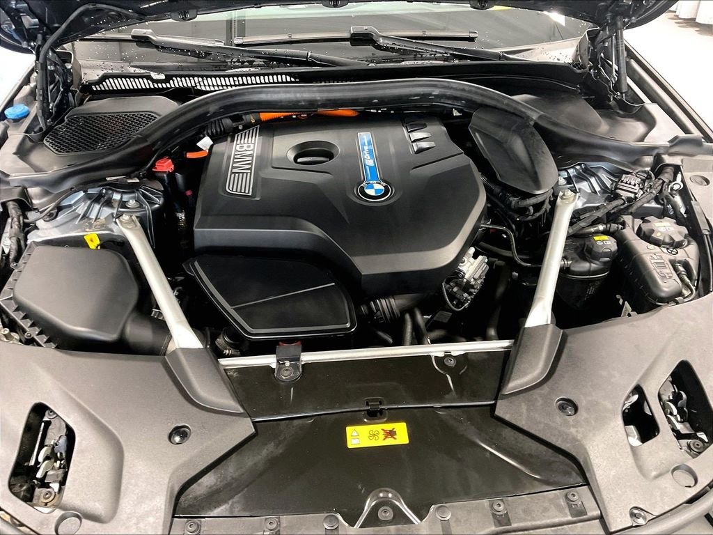 Used 2019 Blue BMW 530e xDrive iPerformance image 35
