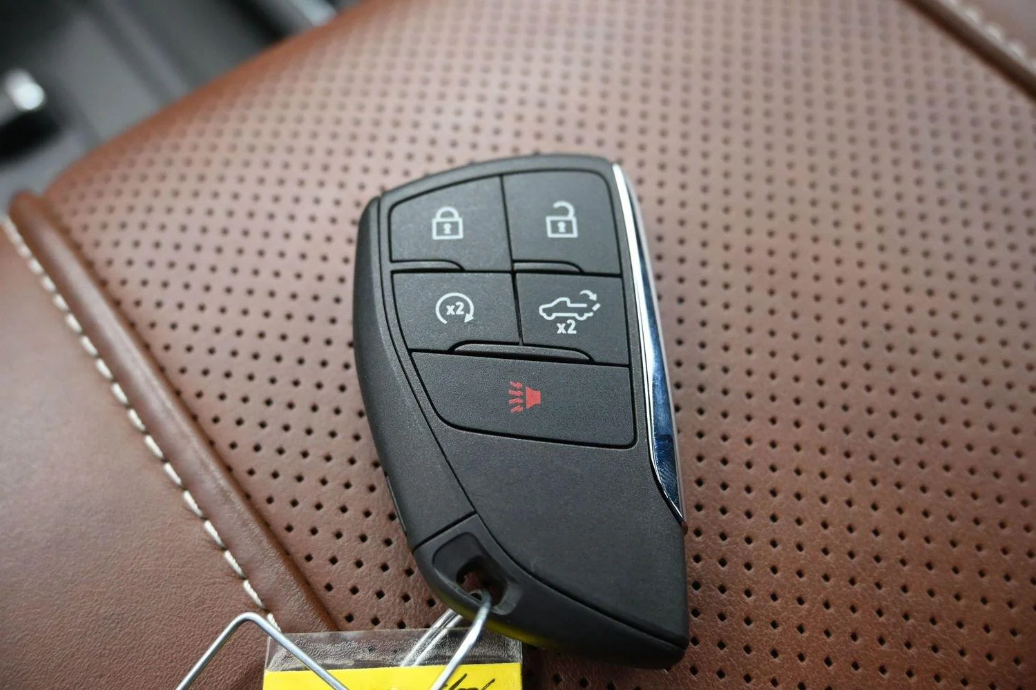 Used 2025 Onyx Black GMC Denali Ultimate image 38
