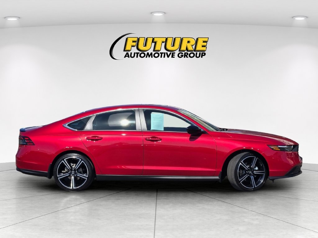 Used 2024  Honda Sport image 3