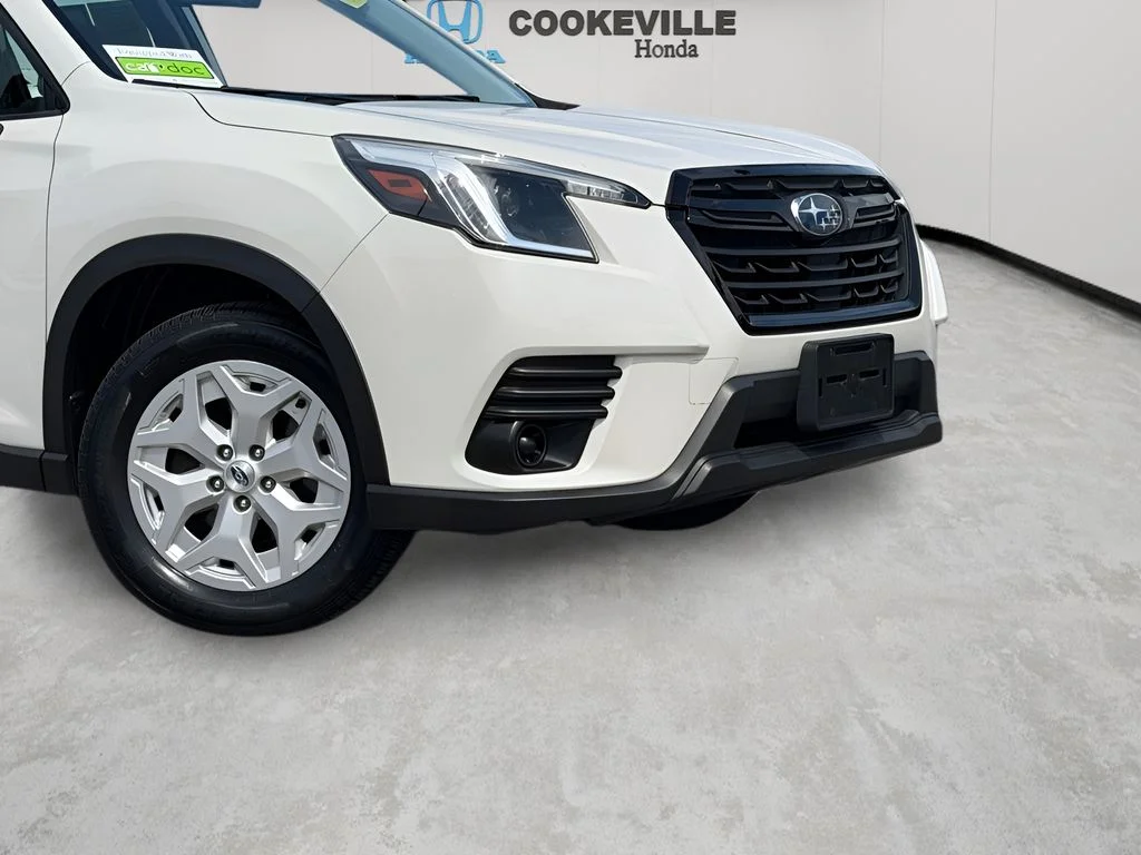 Used 2023 Crystal White Pearl Subaru Base image 3