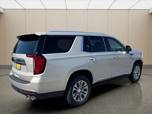 Used 2022 Beige GMC Denali image 3