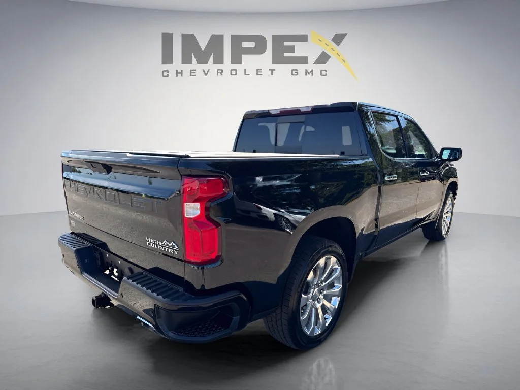 Used 2022 Black Chevrolet High Country image 5