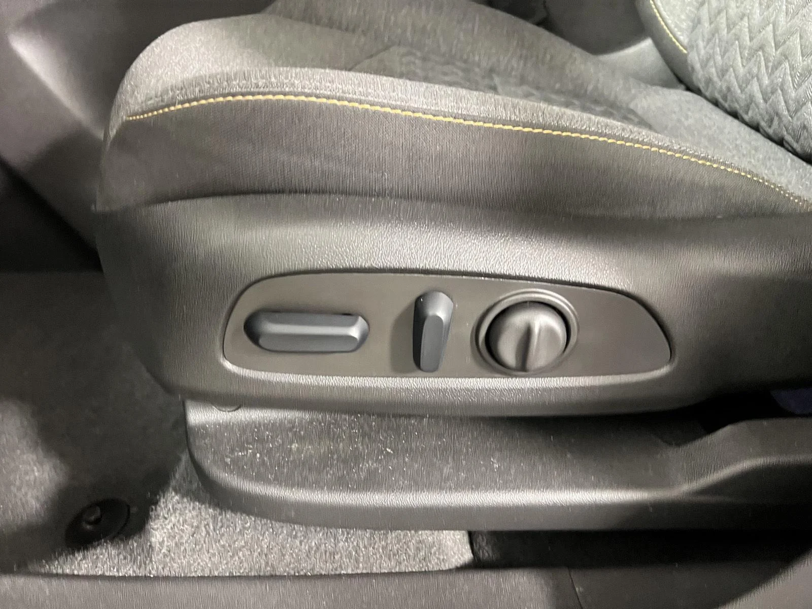 Used 2024 Lakeshore Blue Metallic Chevrolet LT image 30