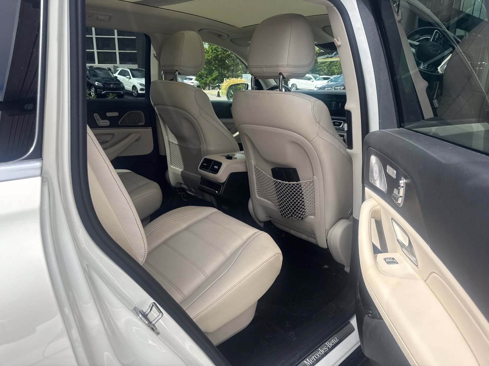 Certified Used 2023 MANUFAKTUR Diamond White Metallic Mercedes-Benz GLS 450 image 15