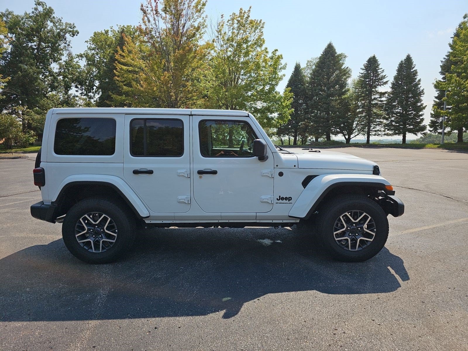 Certified Used 2025 Bright White Clearcoat Jeep Sahara image 6