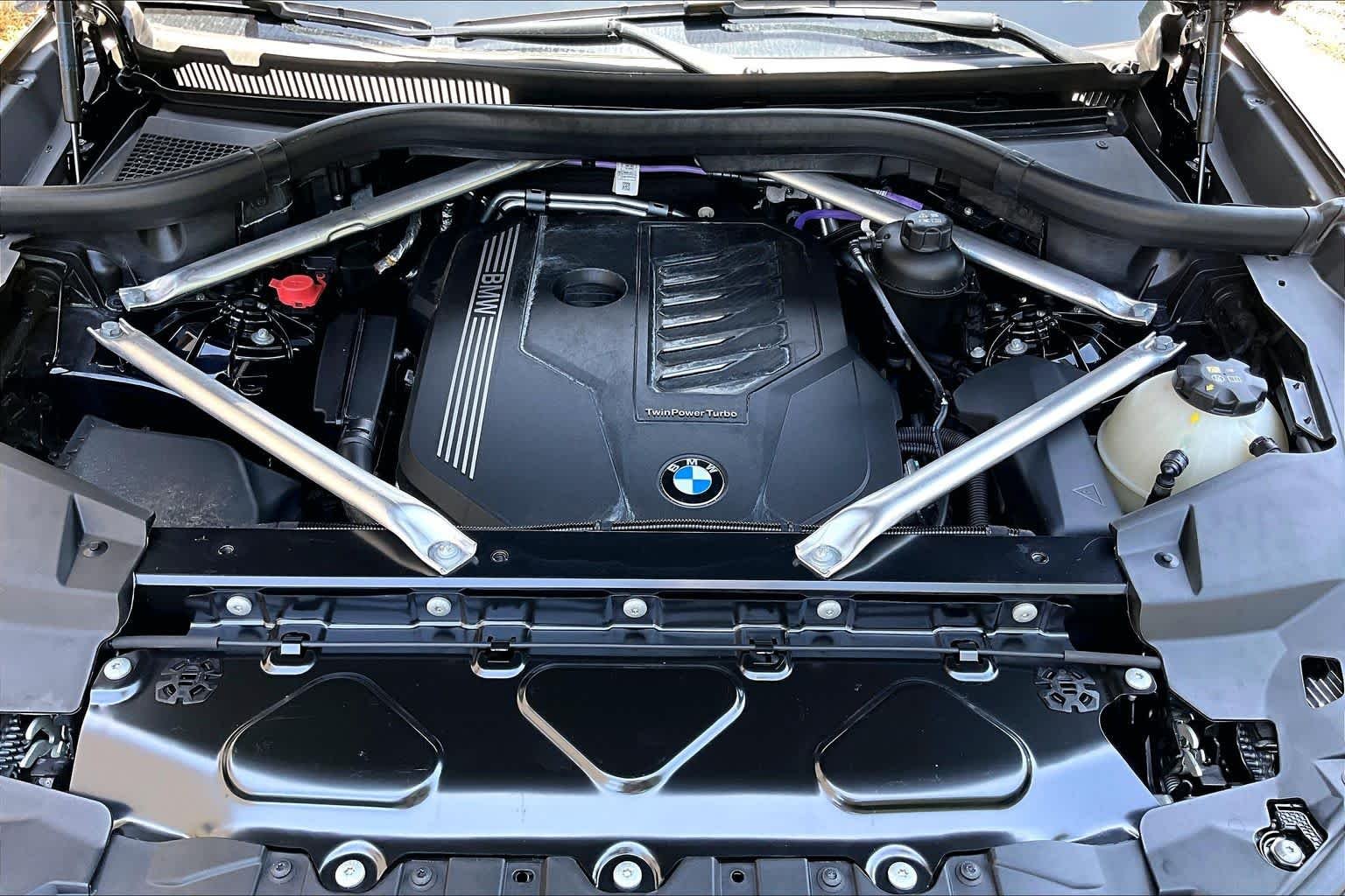Used 2023 Carbon Black Metallic BMW sDrive40i image 32
