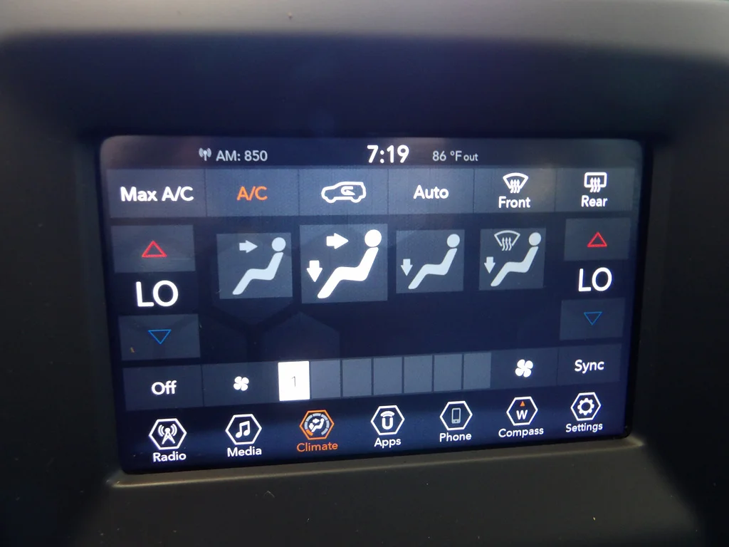Used 2021 Granite Crystal Metallic Clear Coat Jeep Latitude image 35