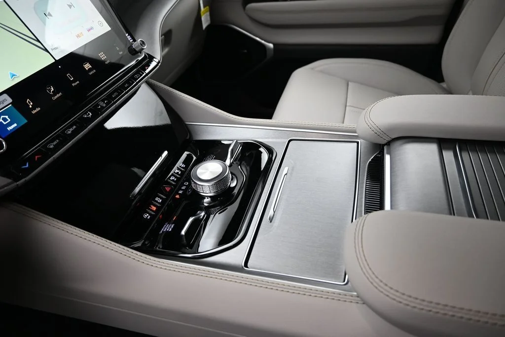 New 2026 High Gloss Black Exterior Paint Jeep Limited Altitude image 15