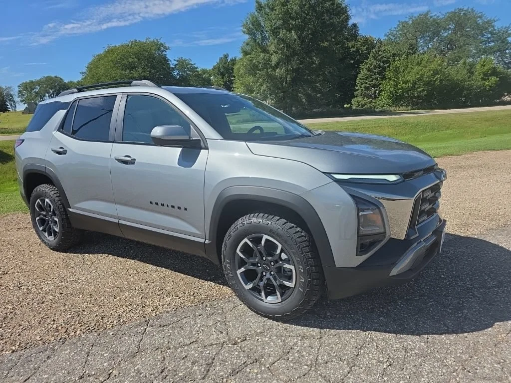 2027 Chevrolet Equinox ACTIV - Photo 2
