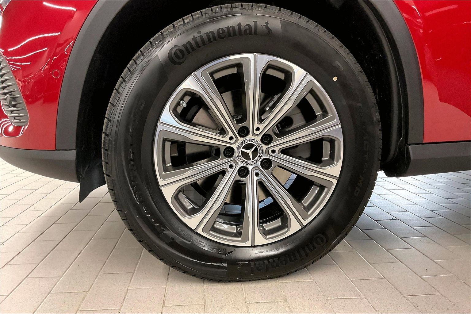 New 2026 MANUFAKTUR Patagonia Red Metallic Mercedes-Benz GLC 300 image 24
