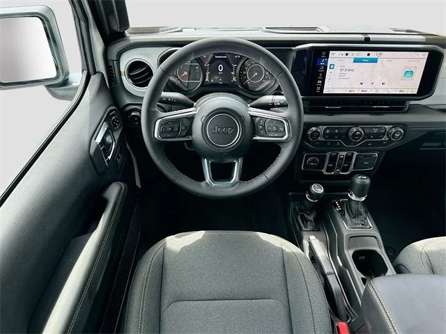 2025 Jeep Wrangler 4-Door Sahara - Photo 15