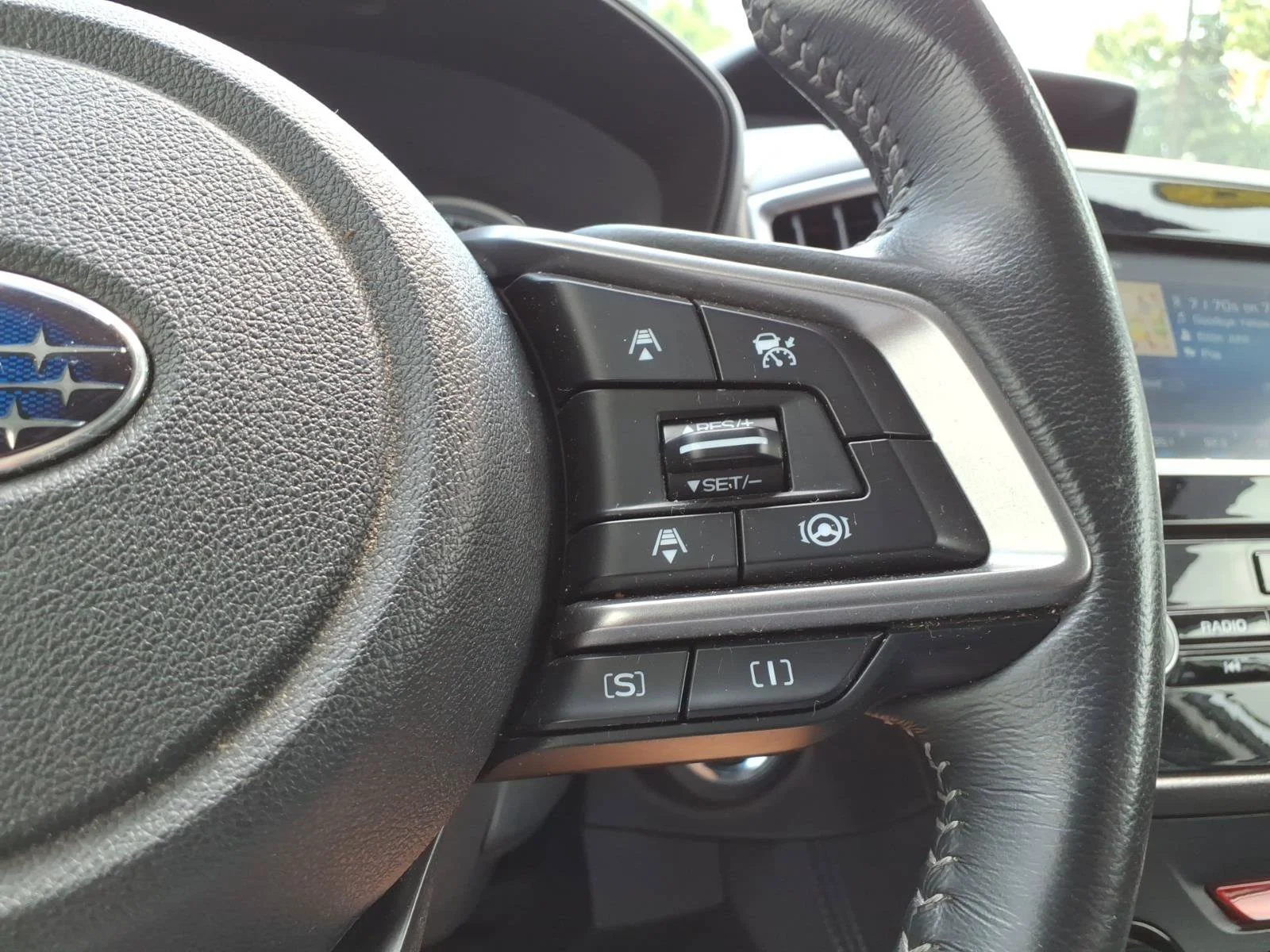Used 2022 Ice Silver Metallic Subaru Premium image 24
