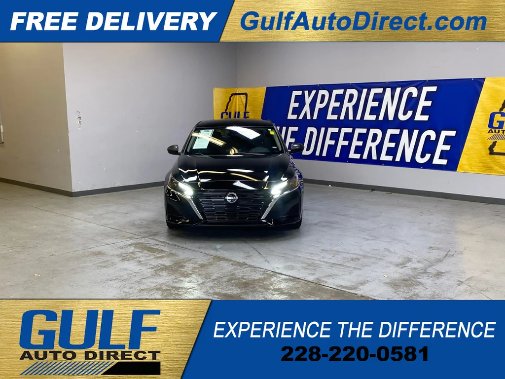 Used 2025 Black Nissan 2.5 SV image 3