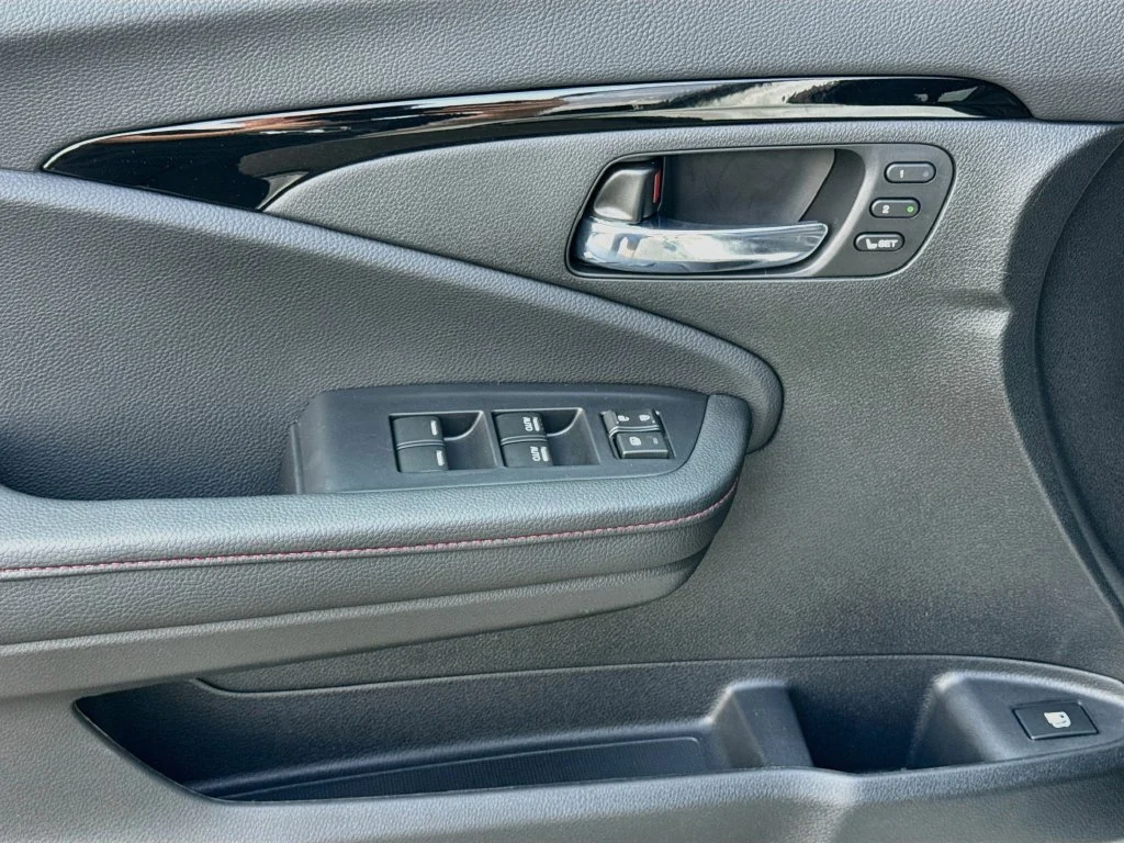 New 2026 Platinum White Pearl Honda Black Edition image 24