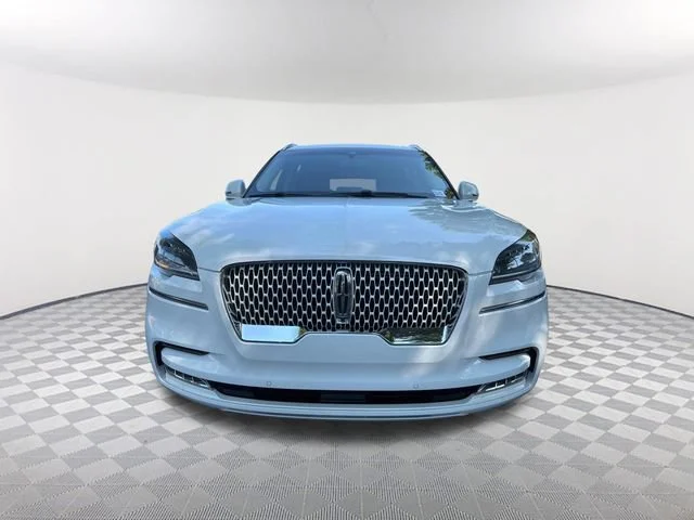 Used 2021 White Lincoln Reserve image 2