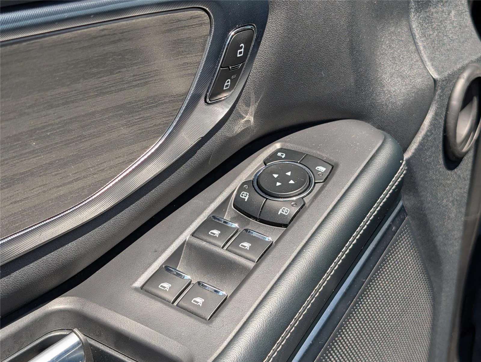 Used 2025 Agate Black Ford Platinum image 32
