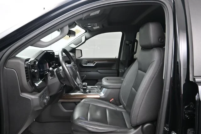 Used 2022 BLACK Chevrolet LT Trail Boss image 9