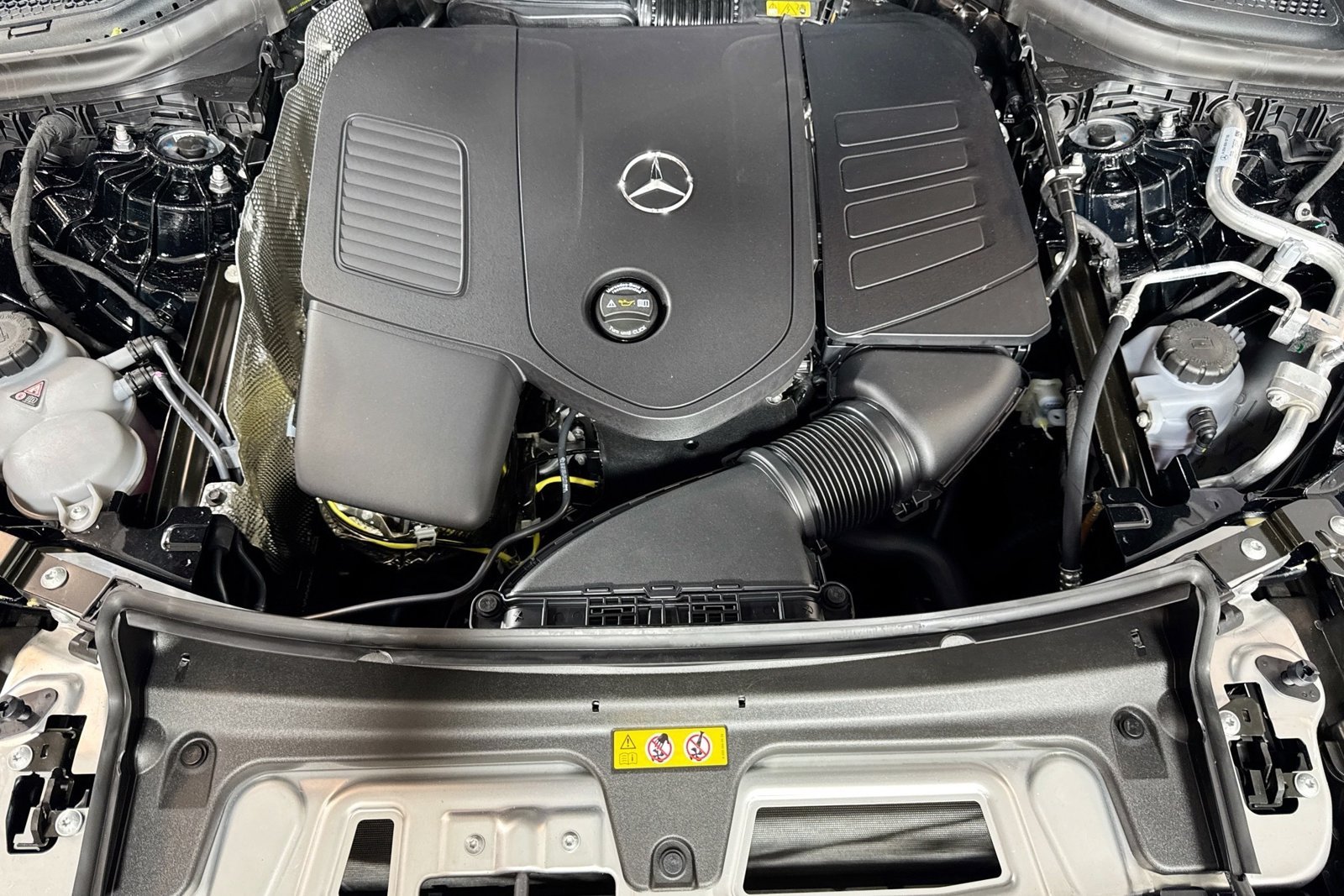 New 2026 Black Mercedes-Benz GLC 300 image 28