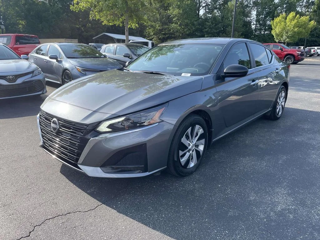 Used 2025 Gray Nissan S FWD image 3