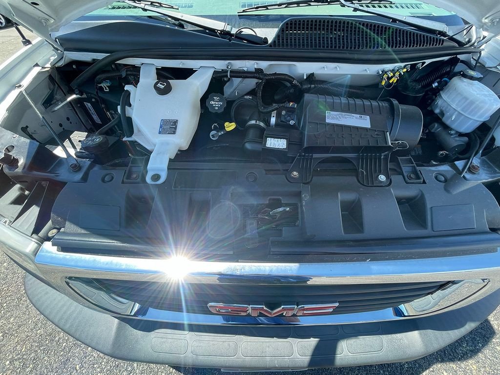 Used 2019 White GMC Work Van image 33