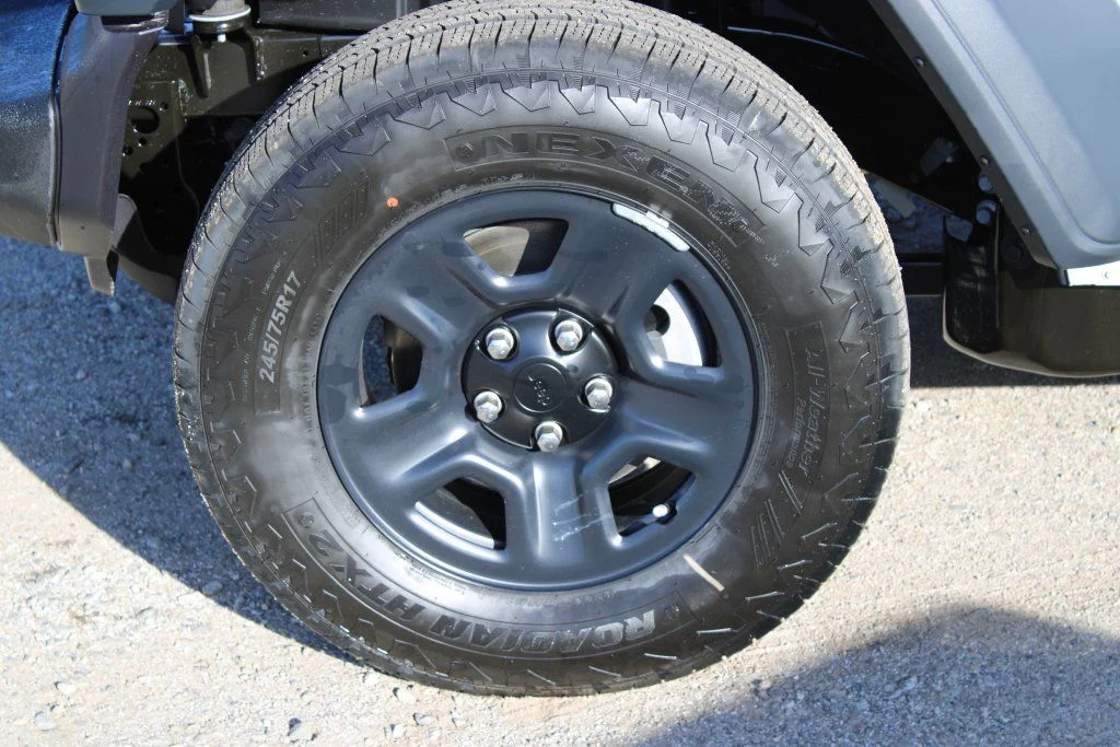 New 2026 Bright White Clear-Coat Exterior Paint Jeep Sport image 8