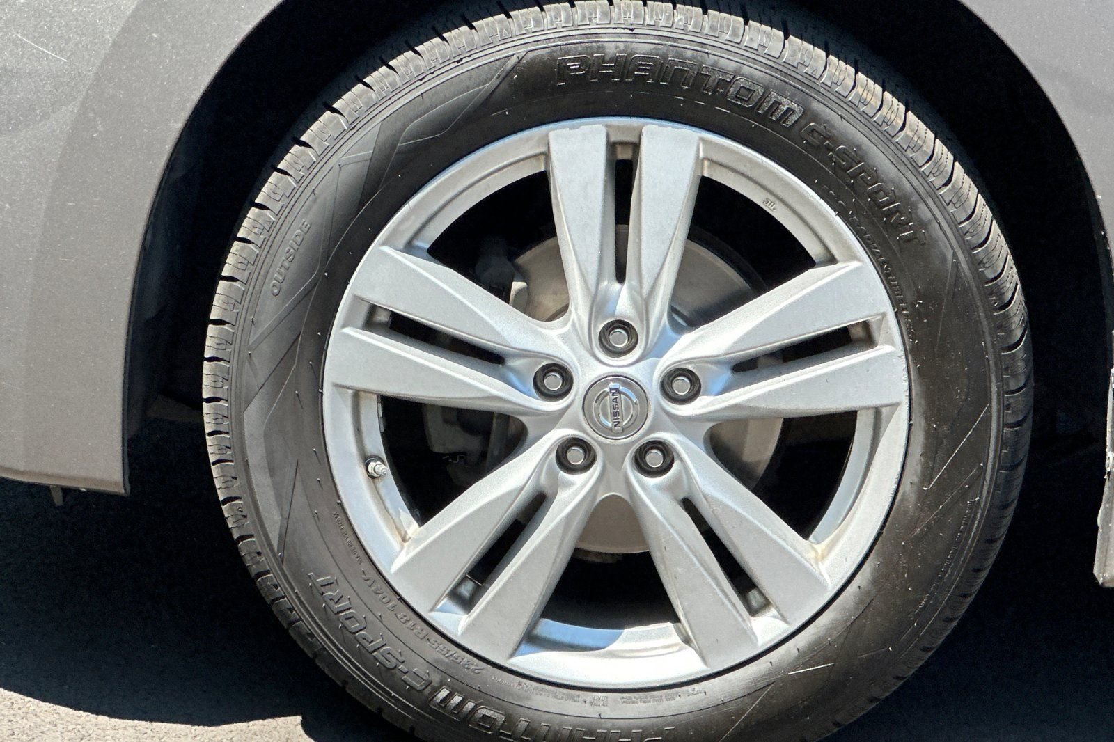 Used 2015 Silver Nissan 3.5 SL image 33