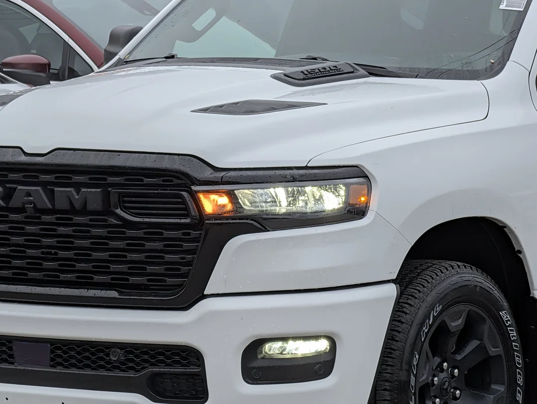 New 2026 White RAM Express - - 4x4 - Remote Start - Adaptive Cruise Control - Class IV Towing & More! image 10