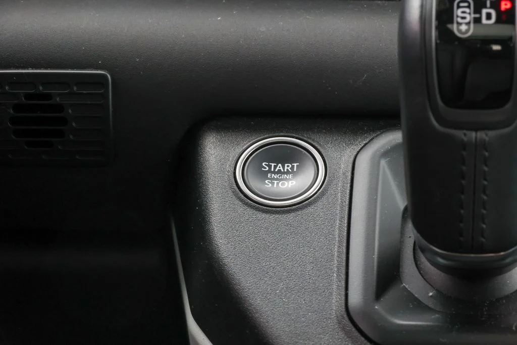 Used 2024 White Land Rover S image 15