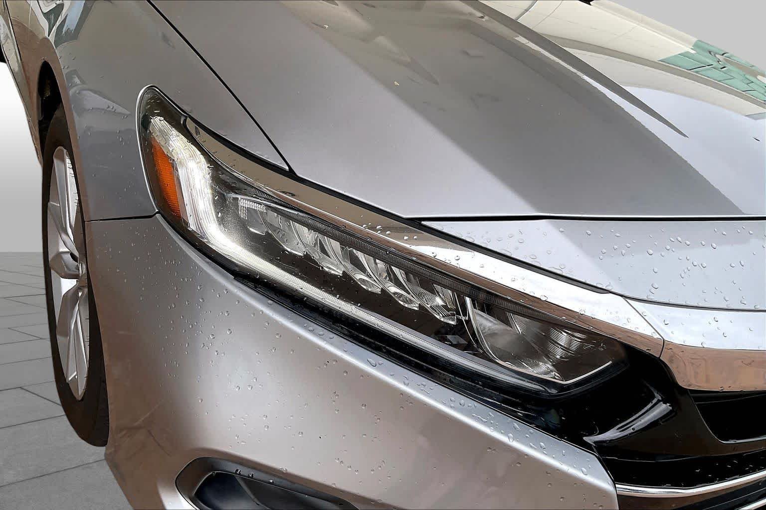 Used 2021 Lunar Silver Metallic Honda LX image 25