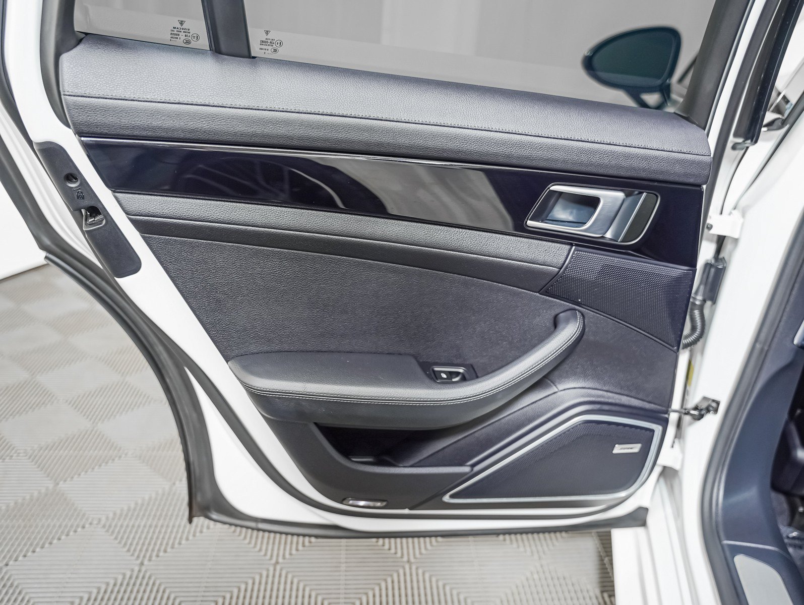 Certified Used 2023 White Porsche 4 E-Hybrid image 27