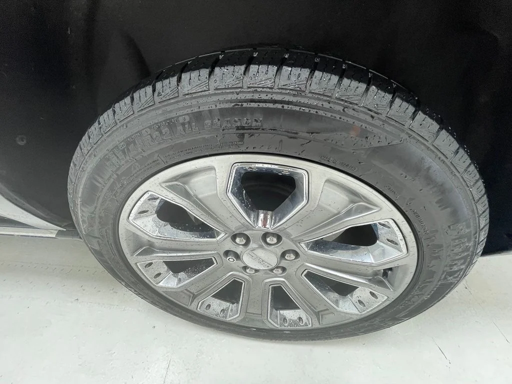 Used 2015 Gray GMC Denali image 10