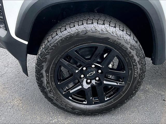 Used 2024 Summit White Chevrolet Trail Boss image 7
