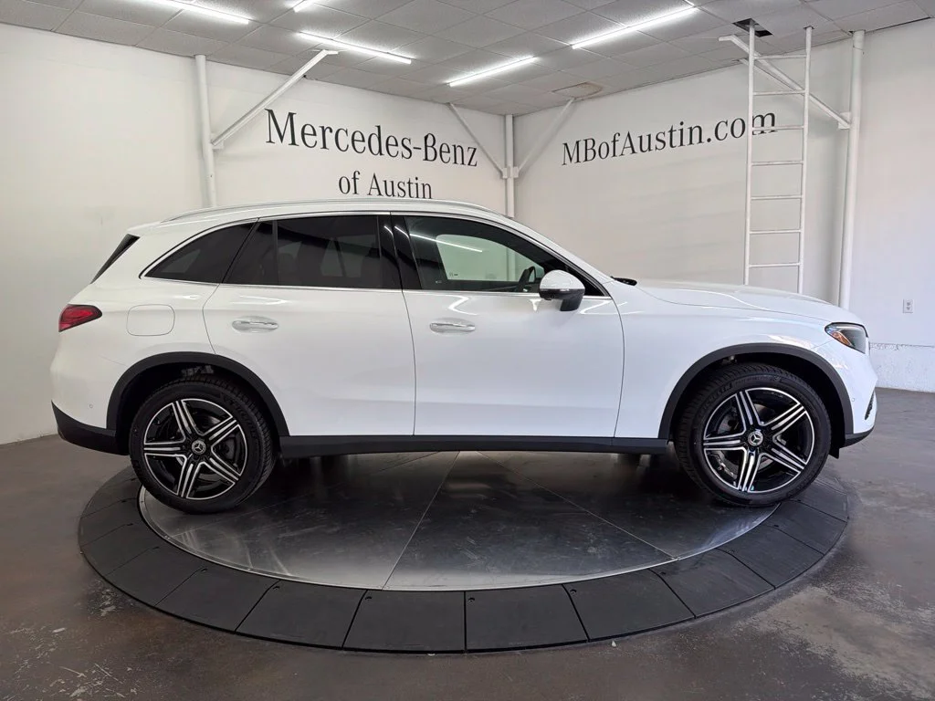 New 2027 White Mercedes-Benz GLC 300 image 8