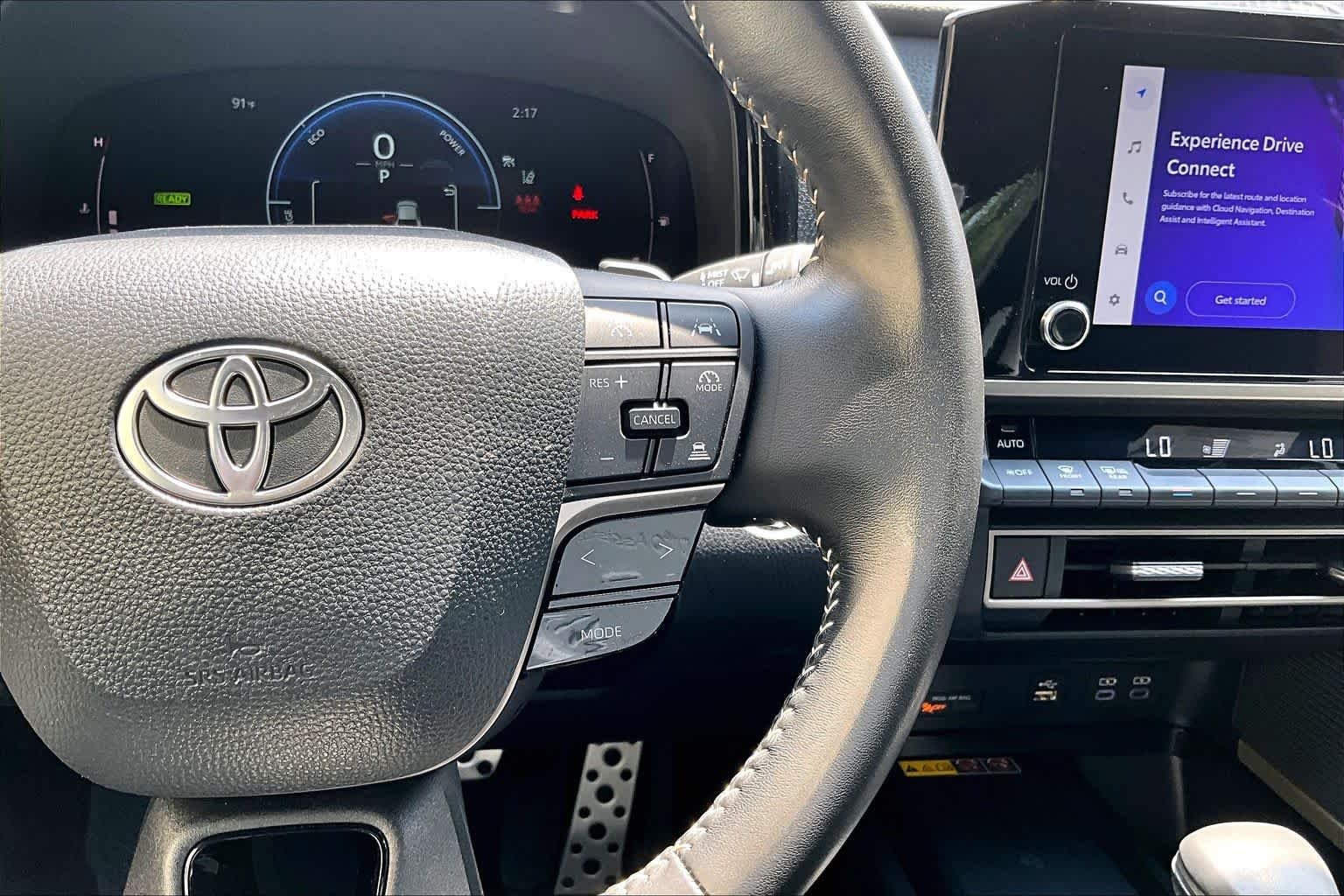 Used 2025 Ice Cap Toyota SE image 25