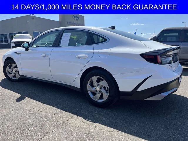 Certified Used 2025 White Hyundai SE image 5