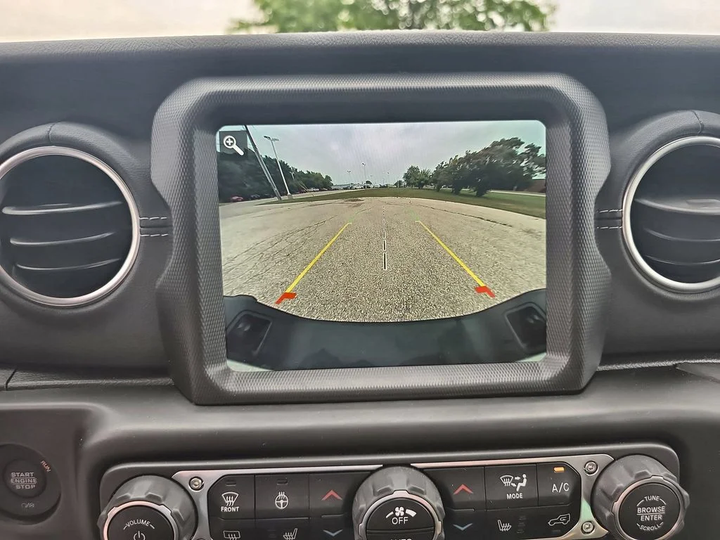 Used 2022 Silver Jeep Overland image 15