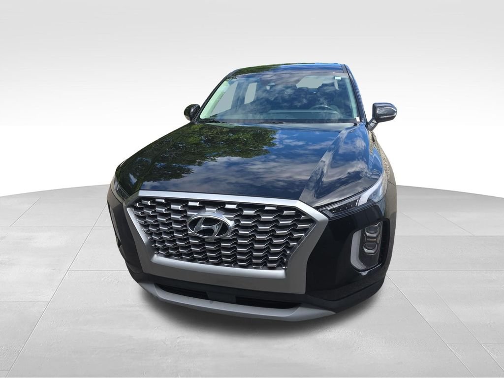 Used 2022 Black Hyundai SE image 8