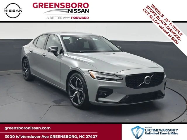 2024 Volvo S60 B5 Core Dark Theme